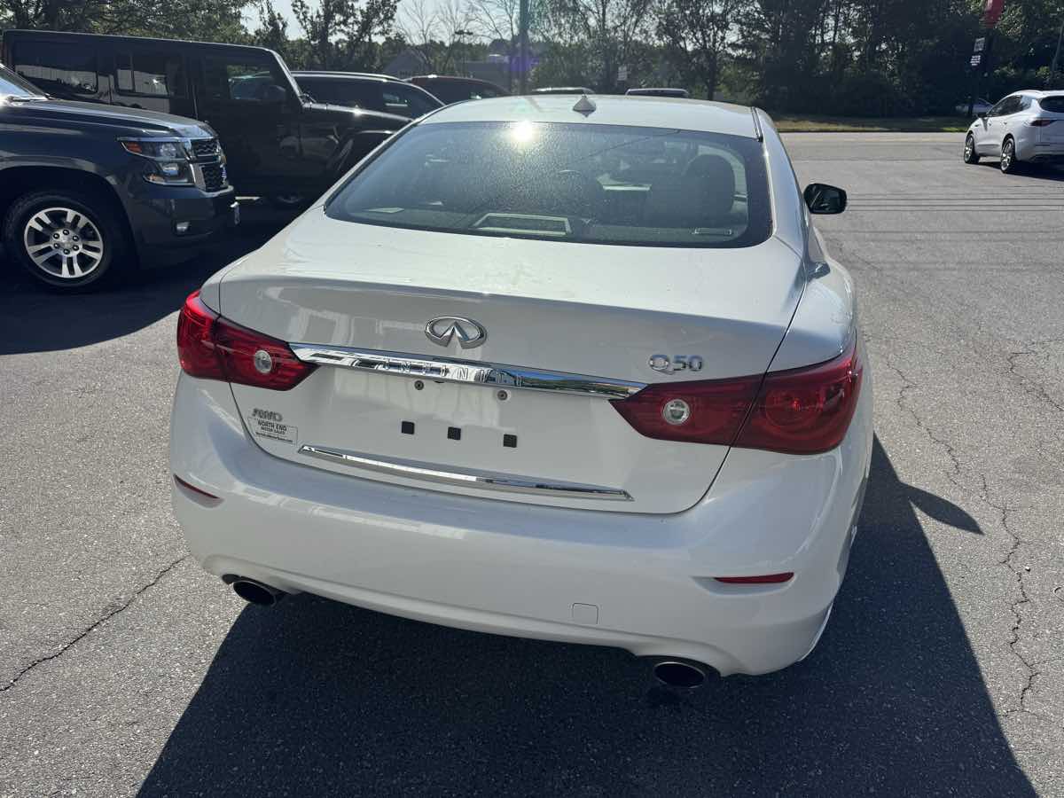 2015 Infiniti Q50 Premium photo 4