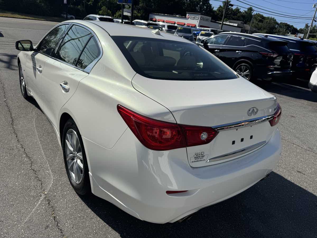 2015 Infiniti Q50 Premium photo 5