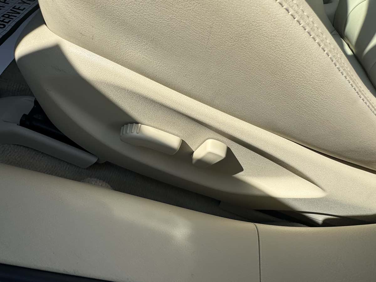 2015 Infiniti Q50 Premium photo 11