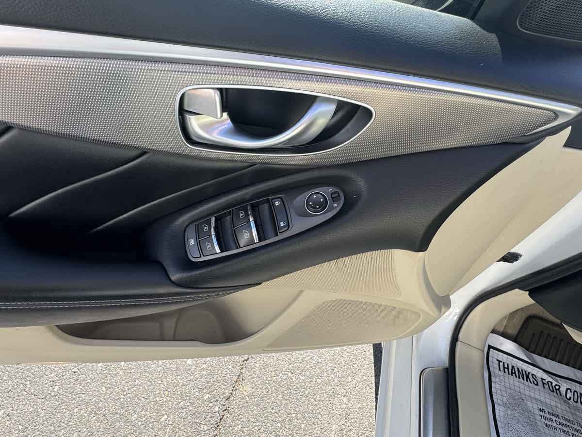 2015 Infiniti Q50 Premium photo 12