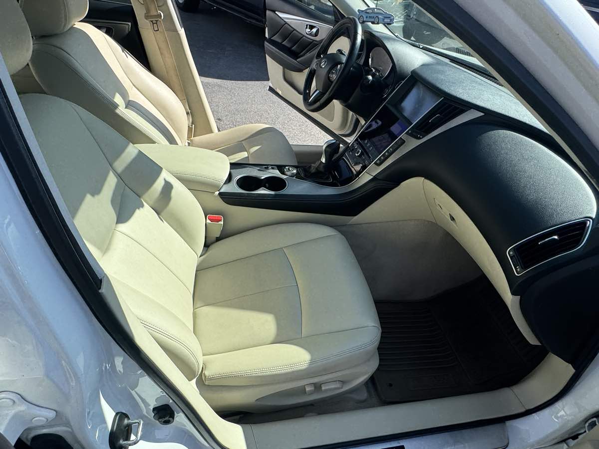 2015 Infiniti Q50 Premium photo 16