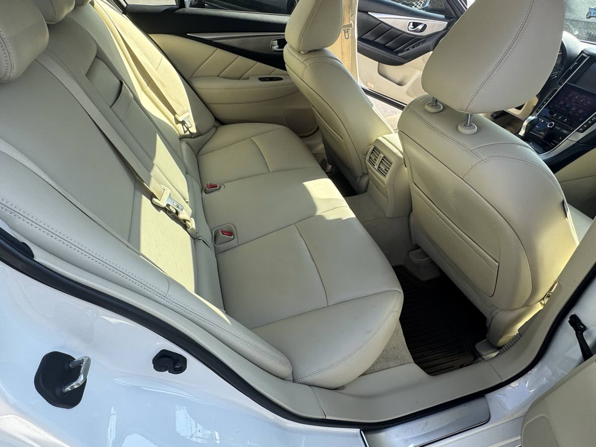 2015 Infiniti Q50 Premium photo 17