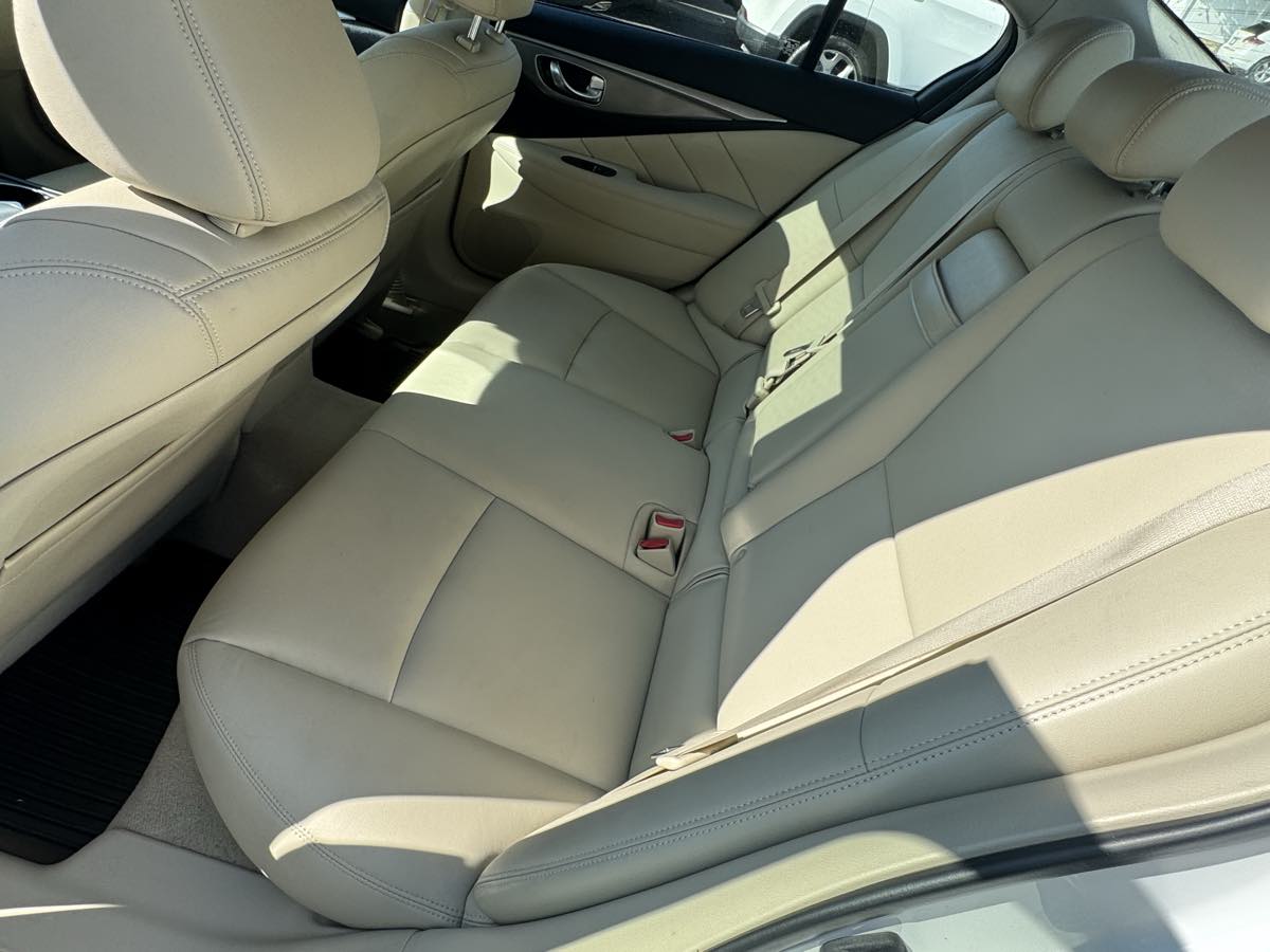 2015 Infiniti Q50 Premium photo 18