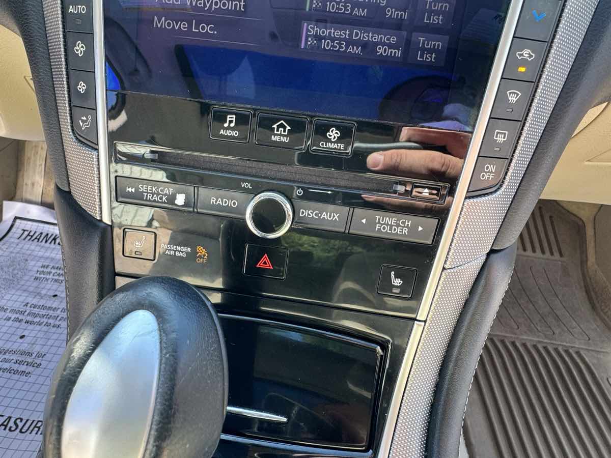 2015 Infiniti Q50 Premium photo 21