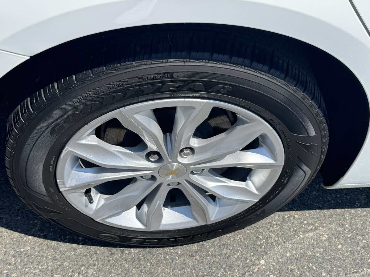 2023 Chevrolet Malibu 1LT photo 8