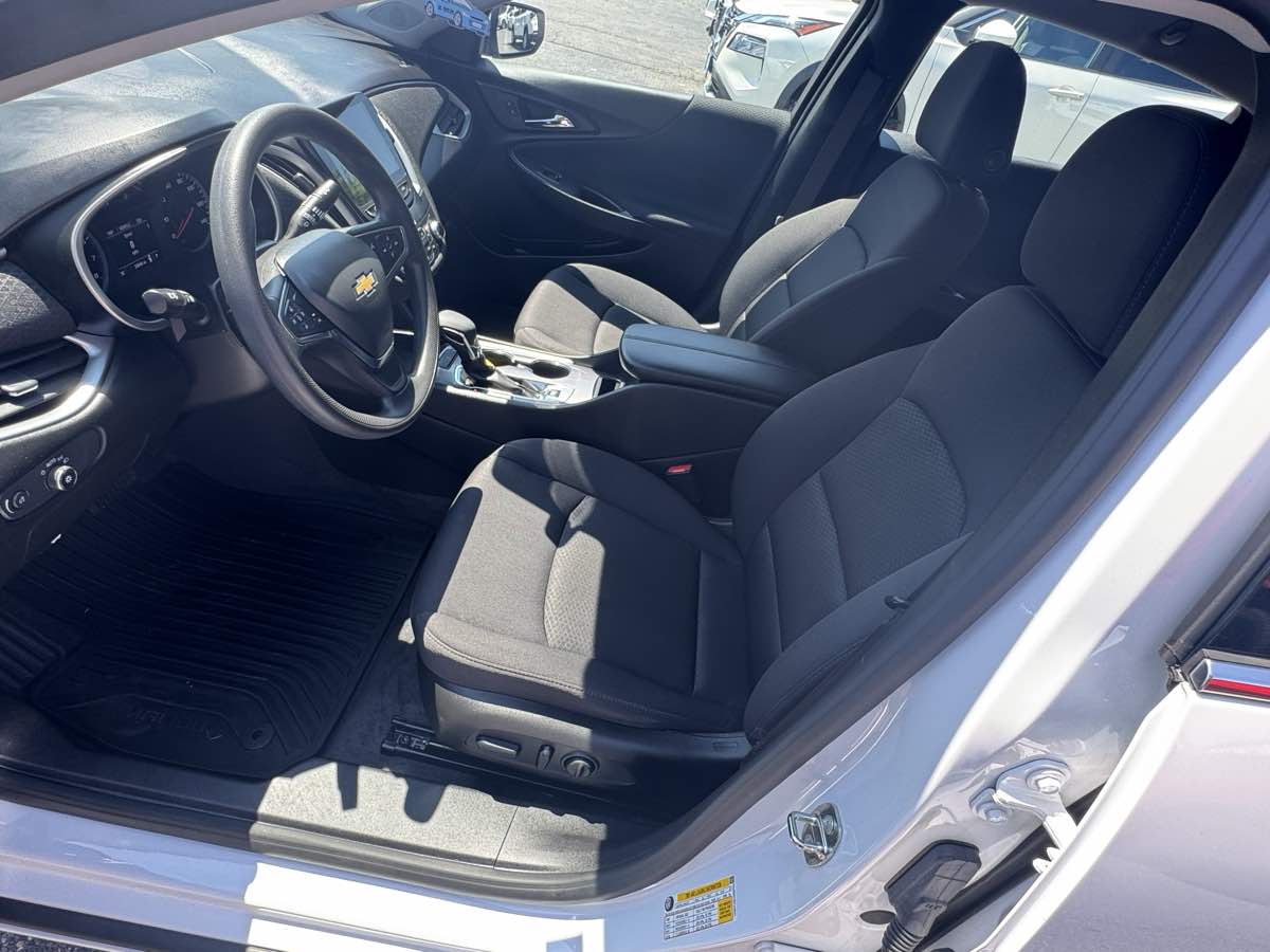 2023 Chevrolet Malibu 1LT photo 11