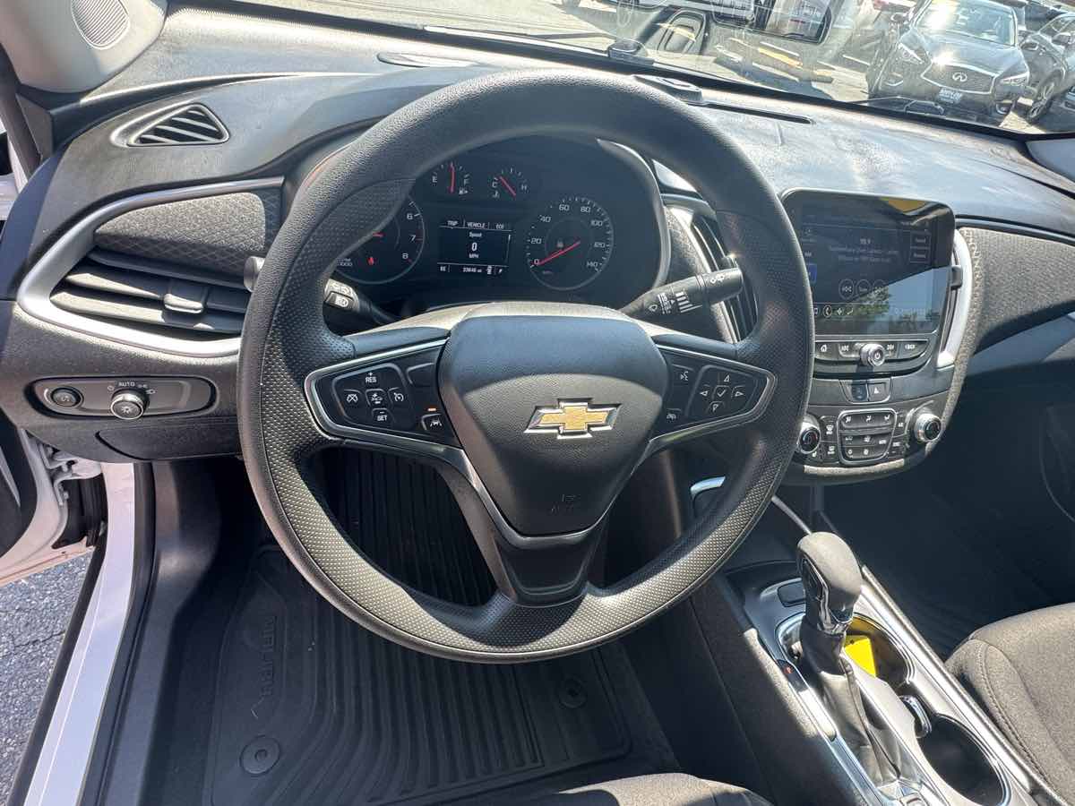 2023 Chevrolet Malibu 1LT photo 14