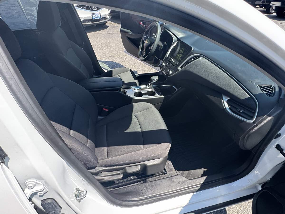 2023 Chevrolet Malibu 1LT photo 21