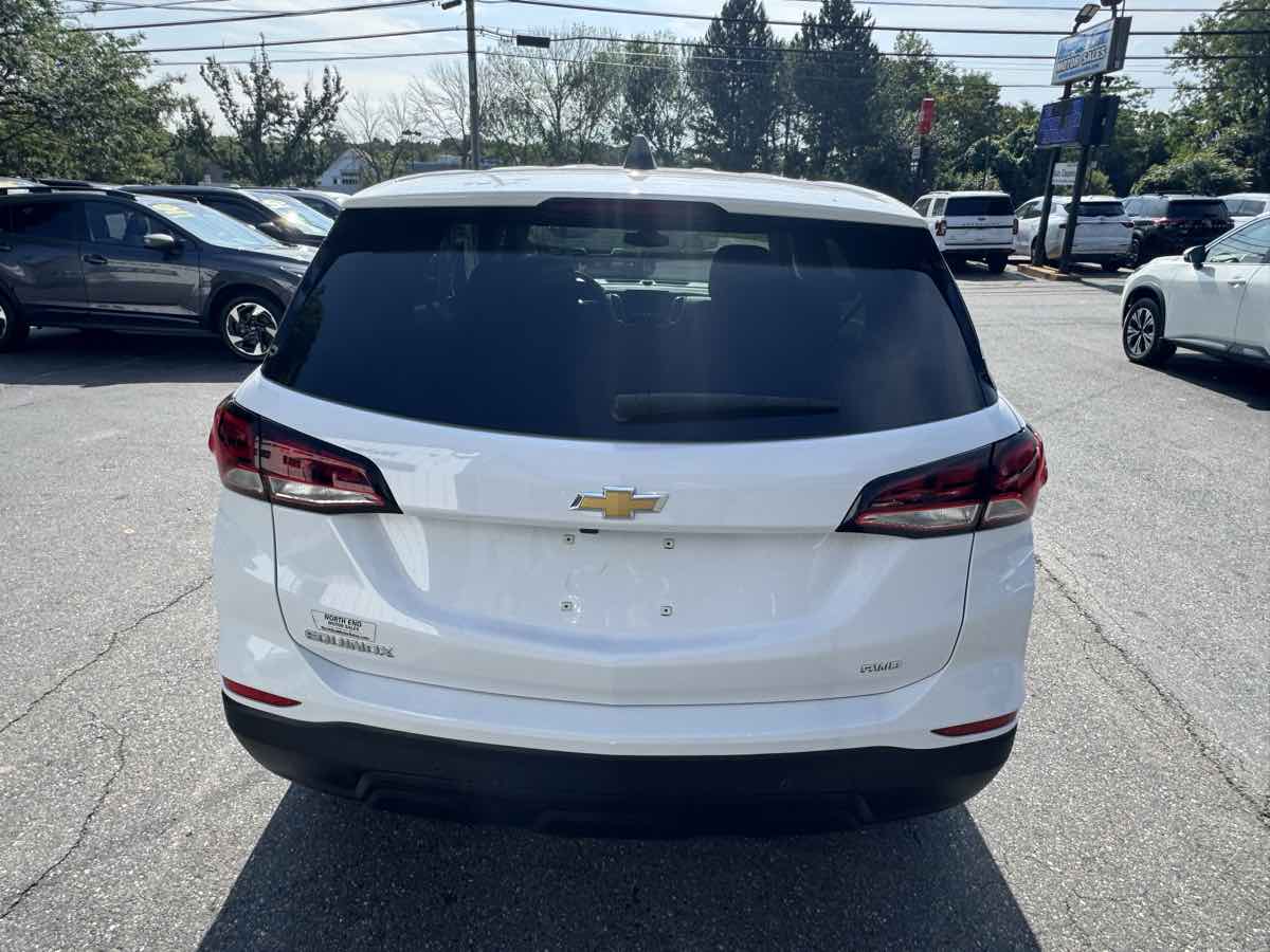 2024 Chevrolet Equinox LS photo 4