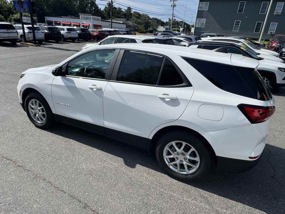 2024 Chevrolet Equinox LS photo 6
