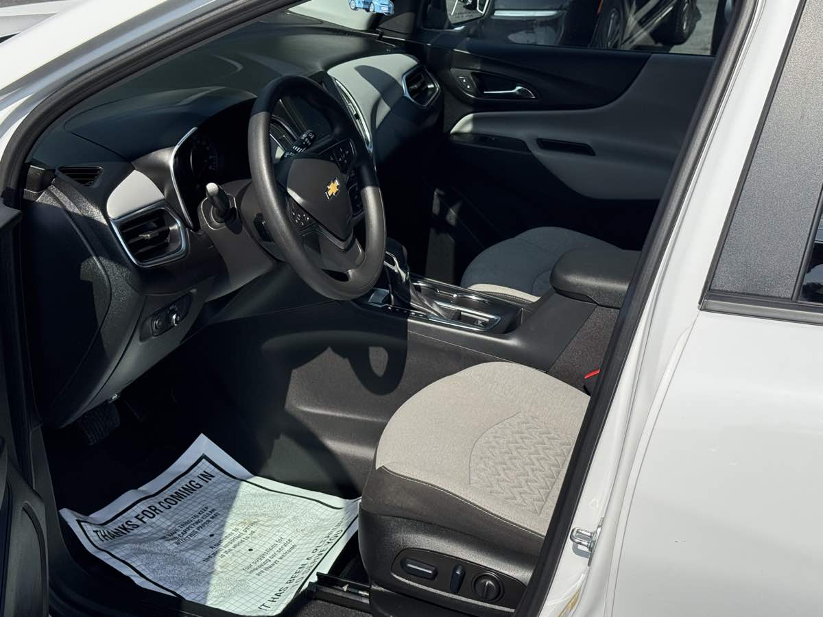 2024 Chevrolet Equinox LS photo 8