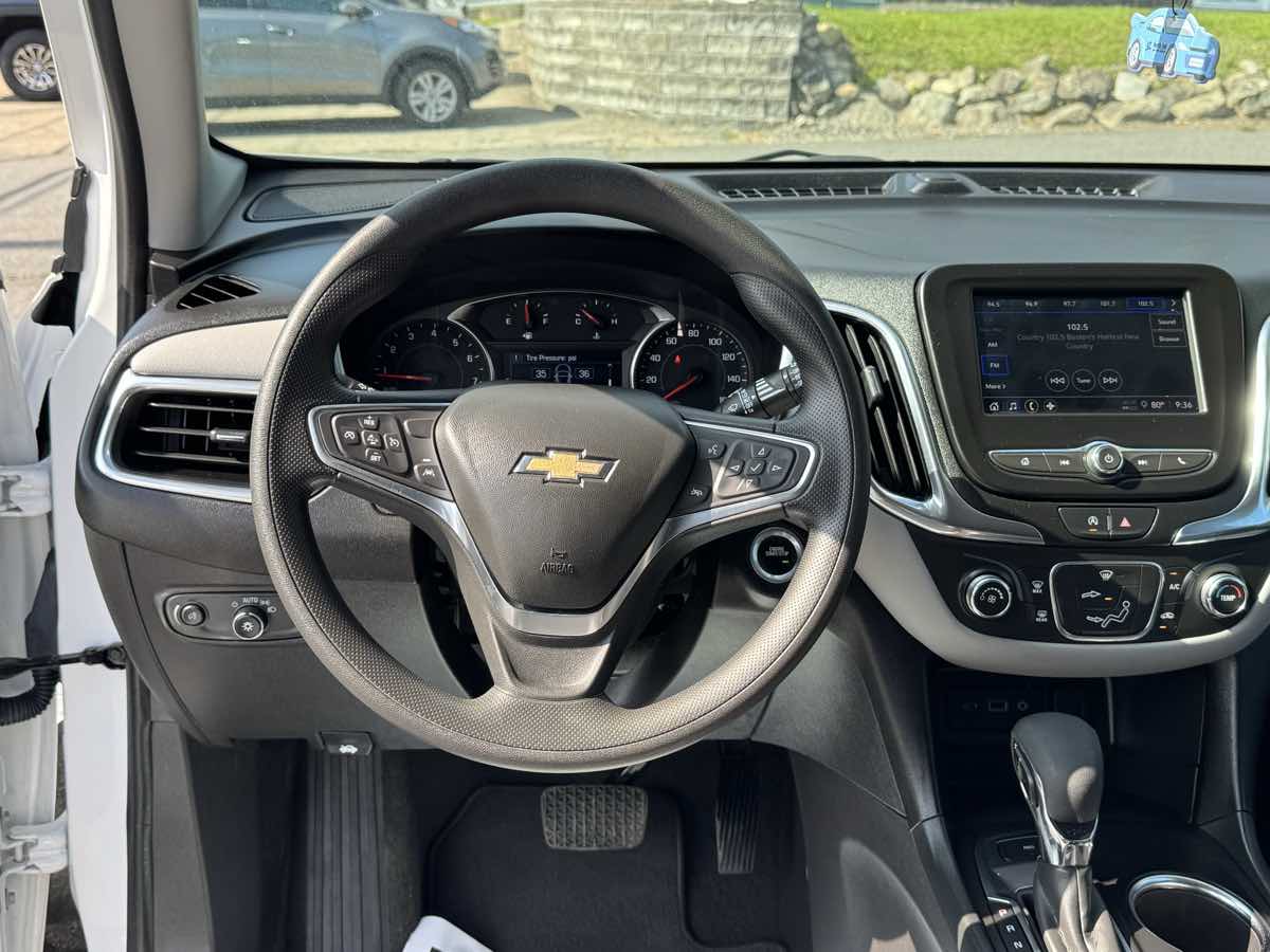 2024 Chevrolet Equinox LS photo 11