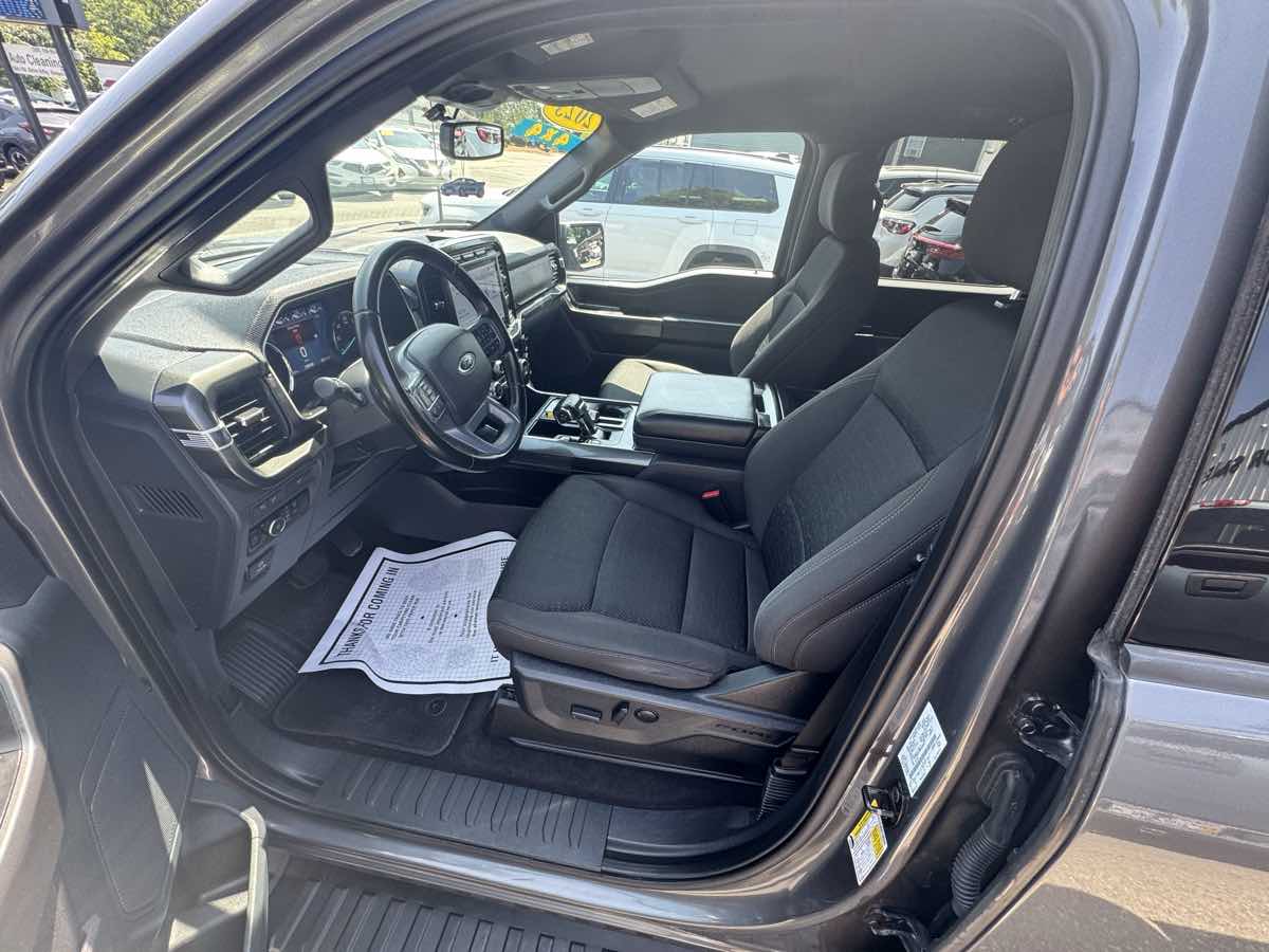 2023 Ford F-150 XLT photo 13