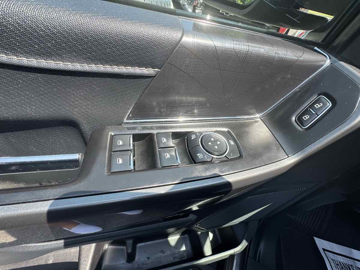 2023 Ford F-150 XLT photo 14