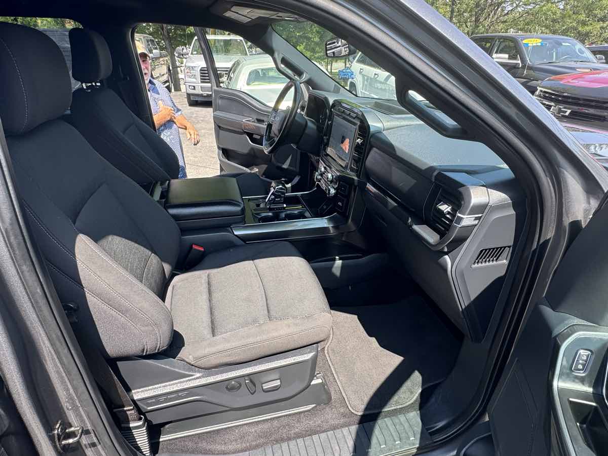 2023 Ford F-150 XLT photo 16