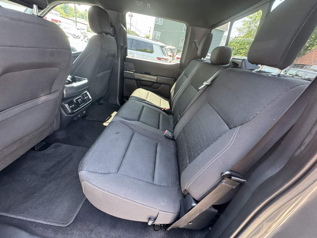 2023 Ford F-150 XLT photo 17