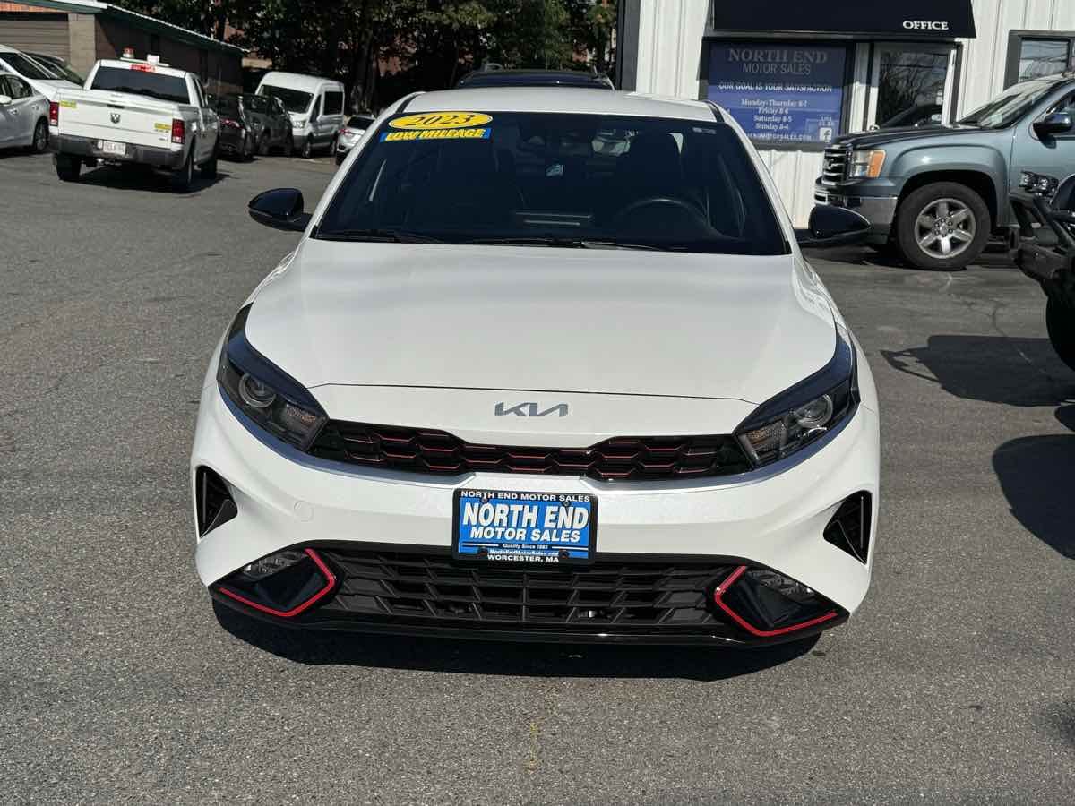 2023 Kia Forte GT-Line photo 2