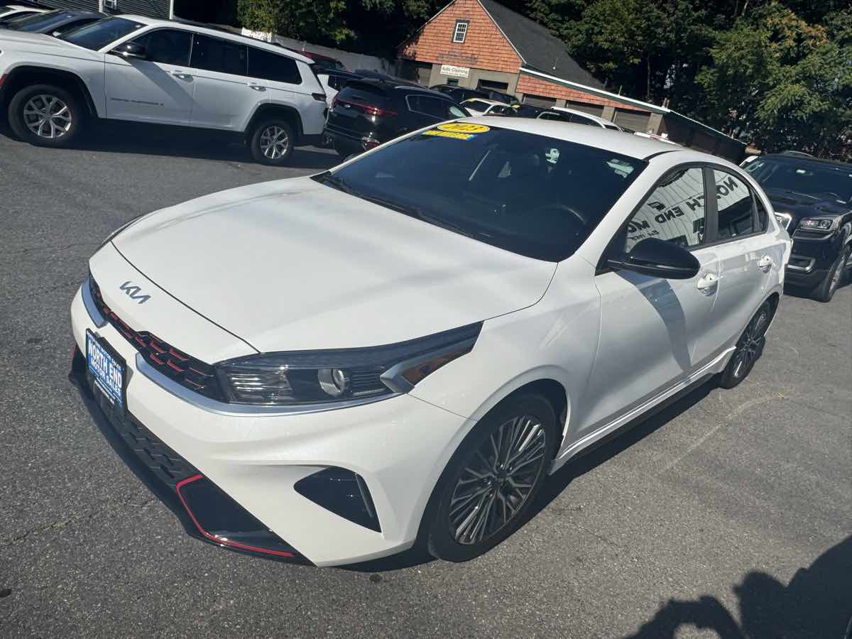 2023 Kia Forte GT-Line photo 3