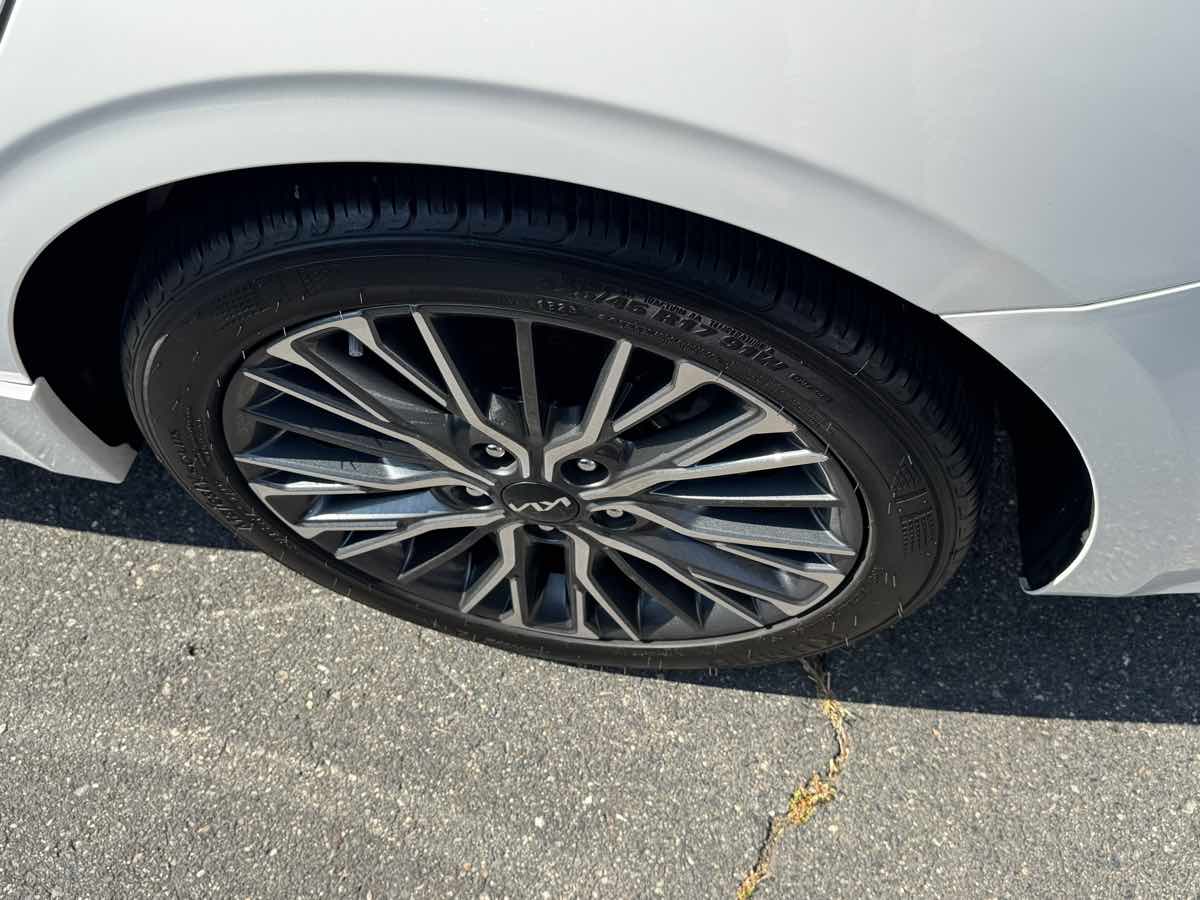 2023 Kia Forte GT-Line photo 9