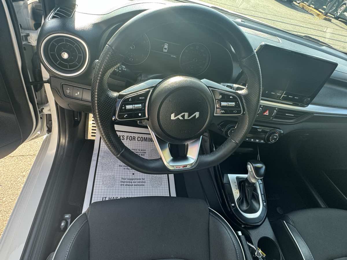 2023 Kia Forte GT-Line photo 12