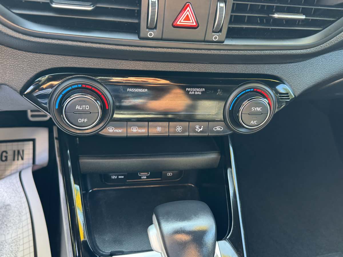 2023 Kia Forte GT-Line photo 16