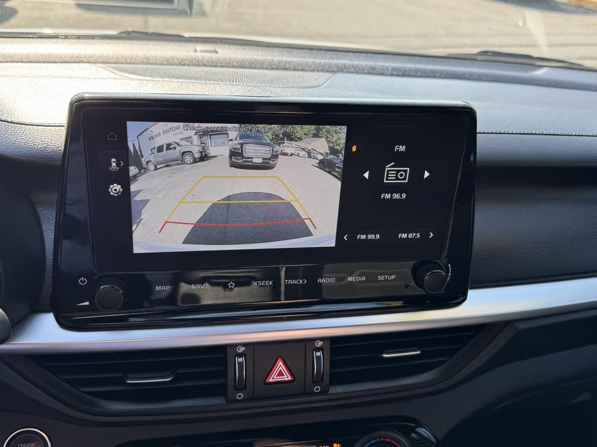 2023 Kia Forte GT-Line photo 17