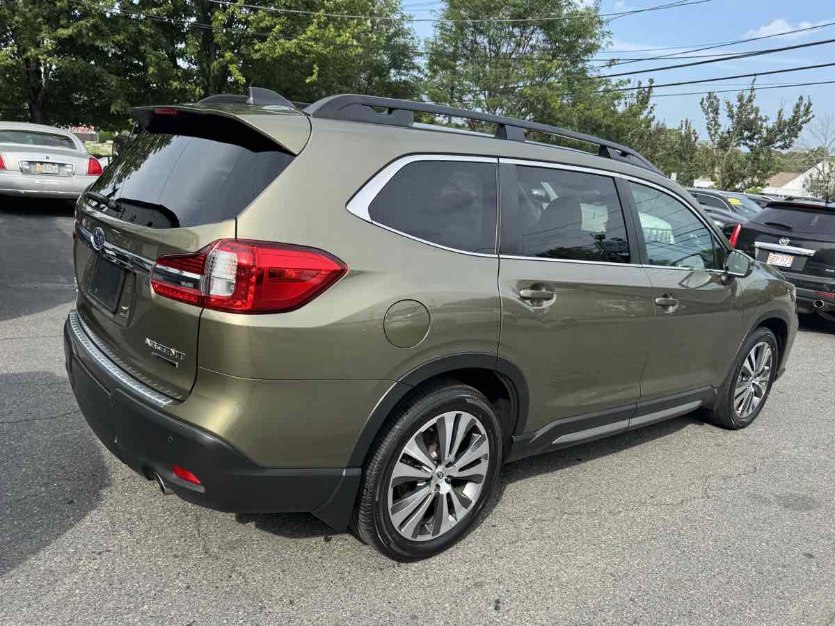 2022 Subaru Ascent Limited photo 2