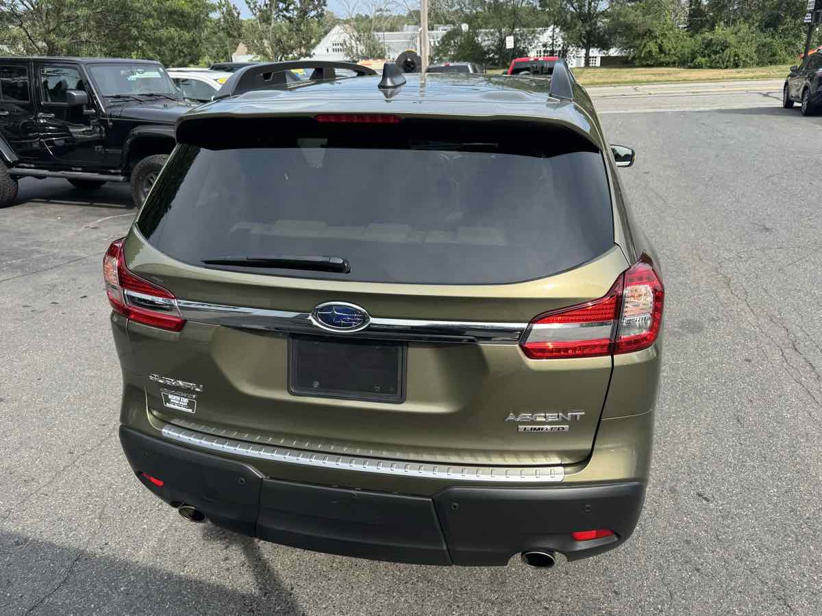 2022 Subaru Ascent Limited photo 3