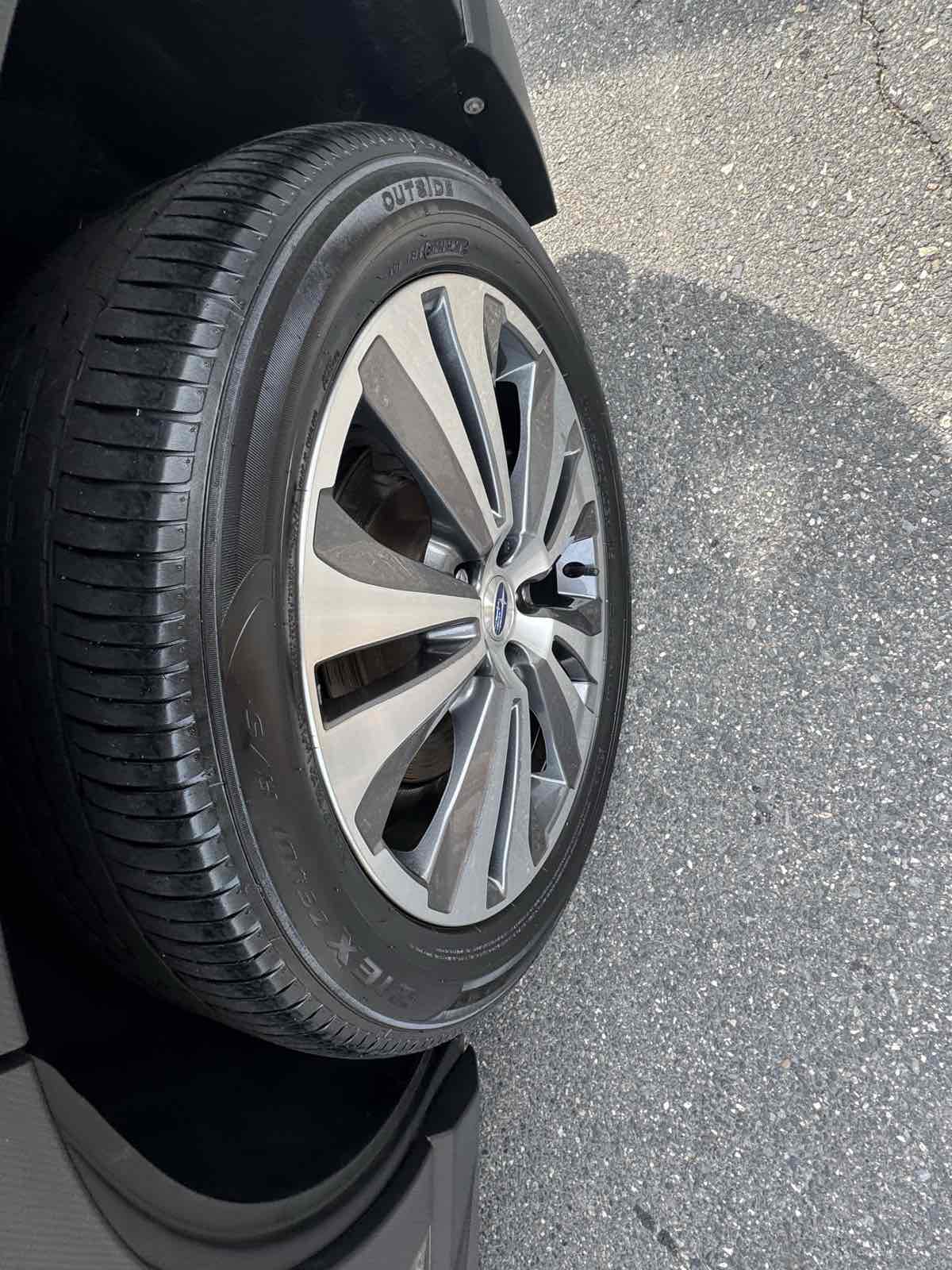 2022 Subaru Ascent Limited photo 9