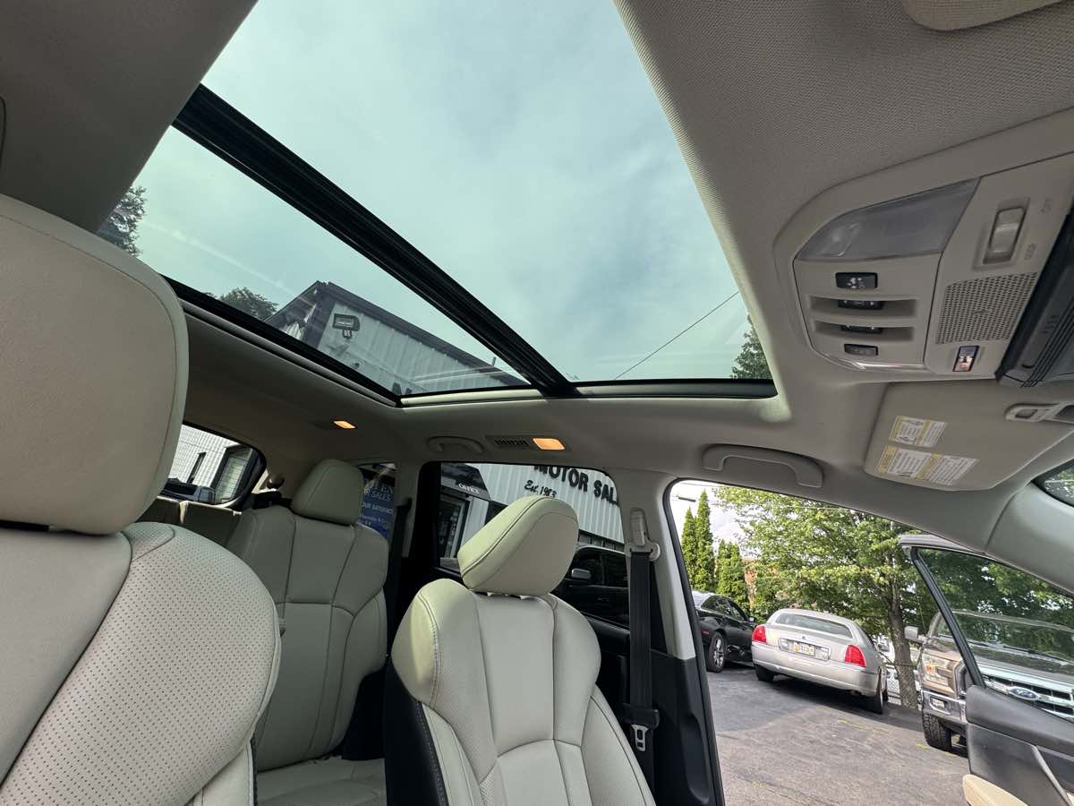 2022 Subaru Ascent Limited photo 22