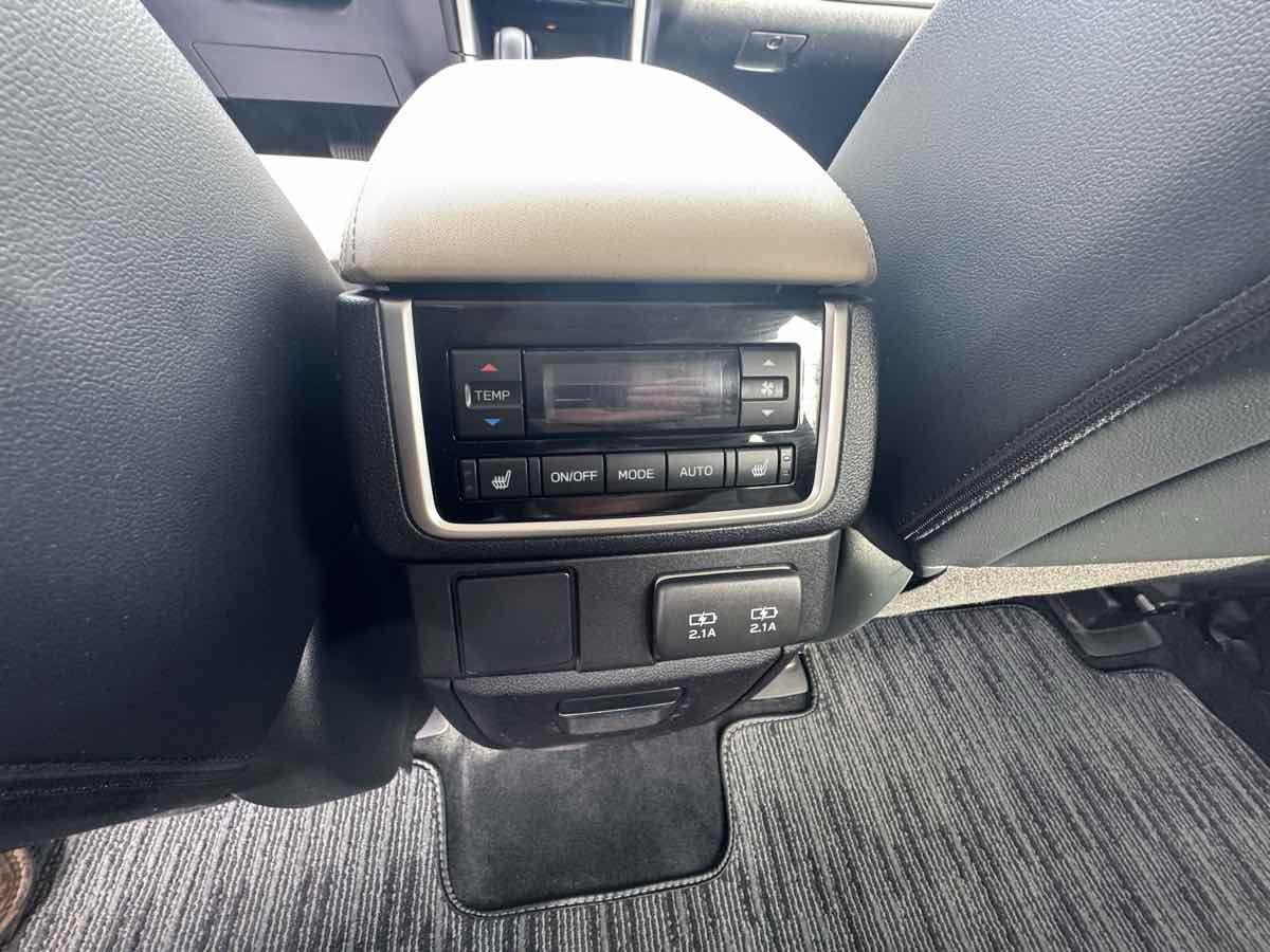 2022 Subaru Ascent Limited photo 26