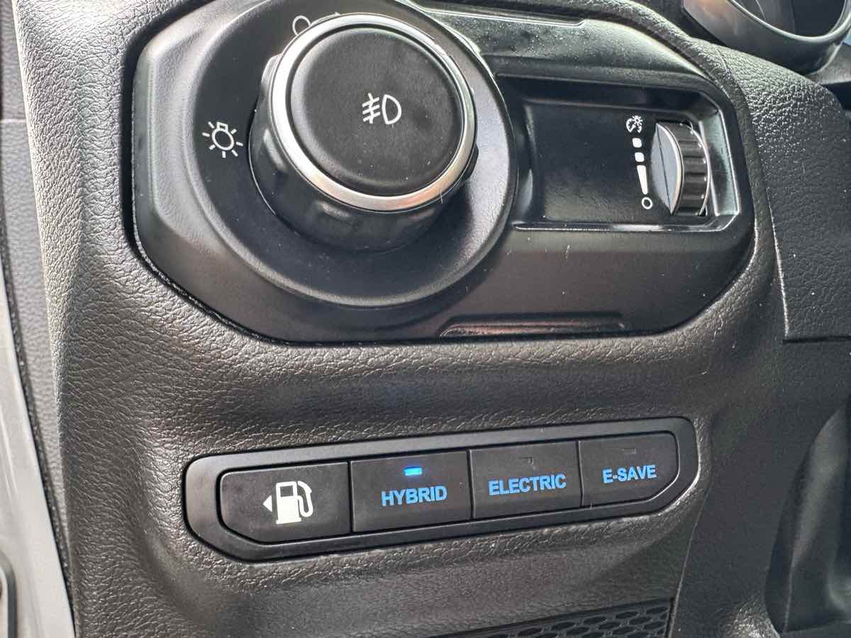 2023 Jeep Wrangler 4xe Sahara photo 16