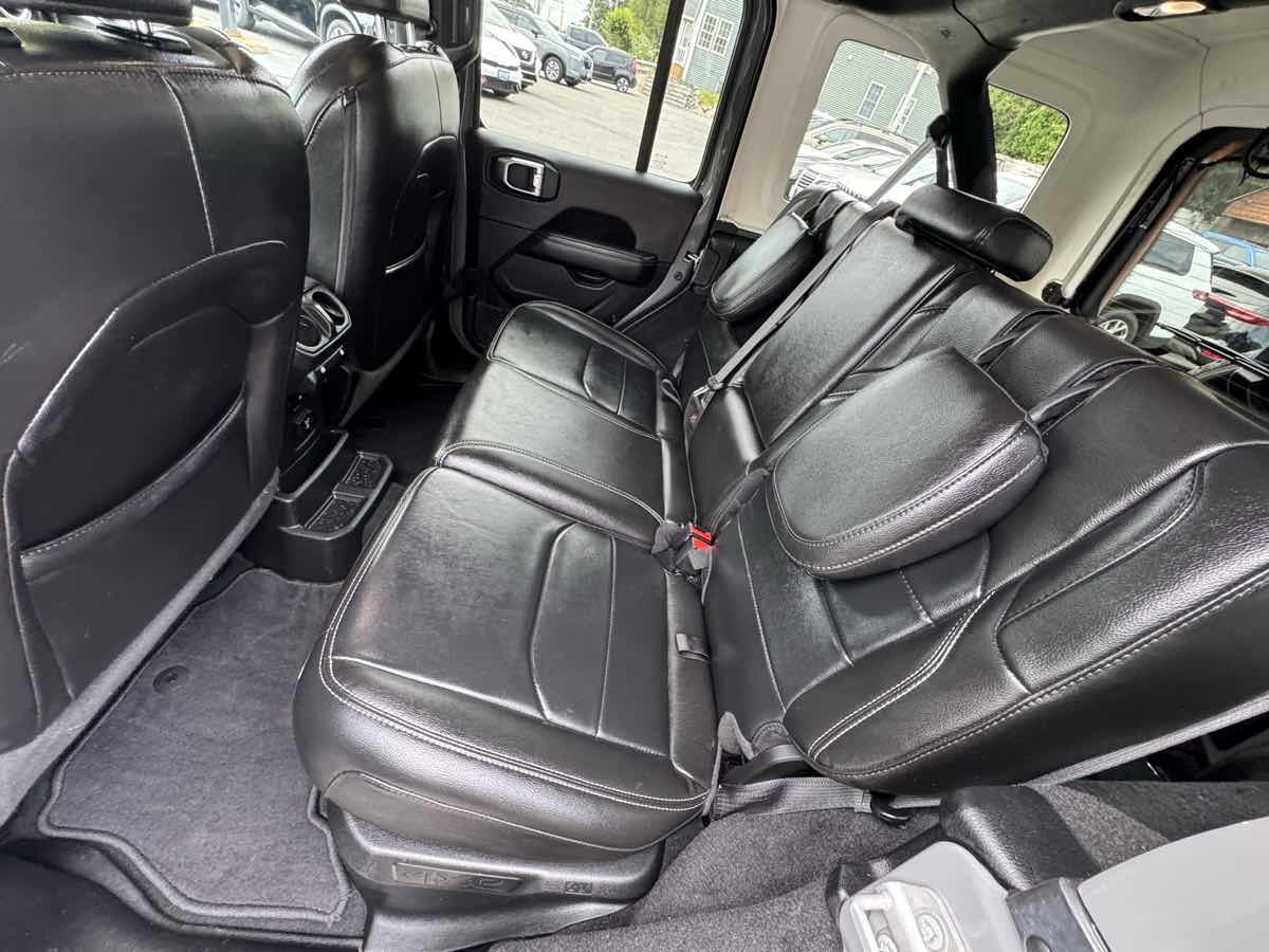 2023 Jeep Wrangler 4xe Sahara photo 17