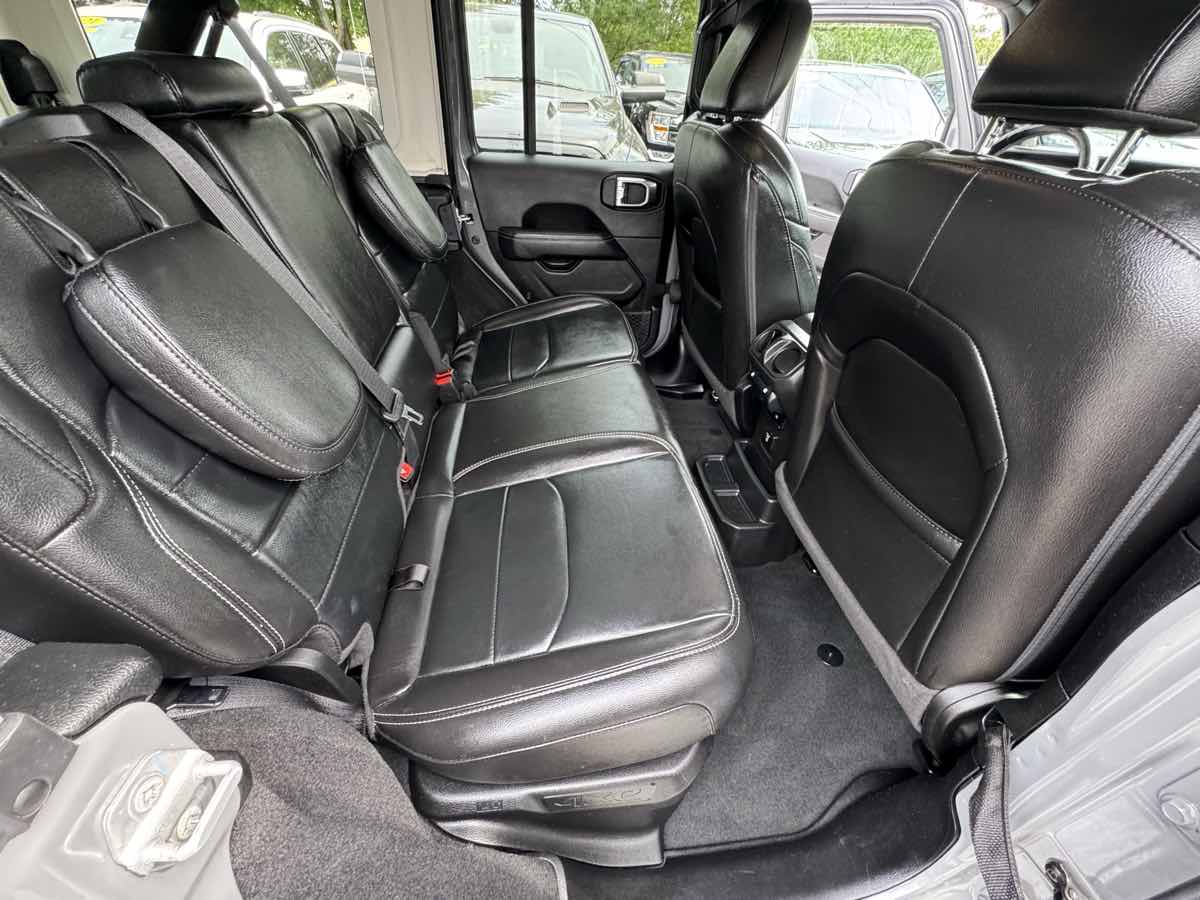 2023 Jeep Wrangler 4xe Sahara photo 19