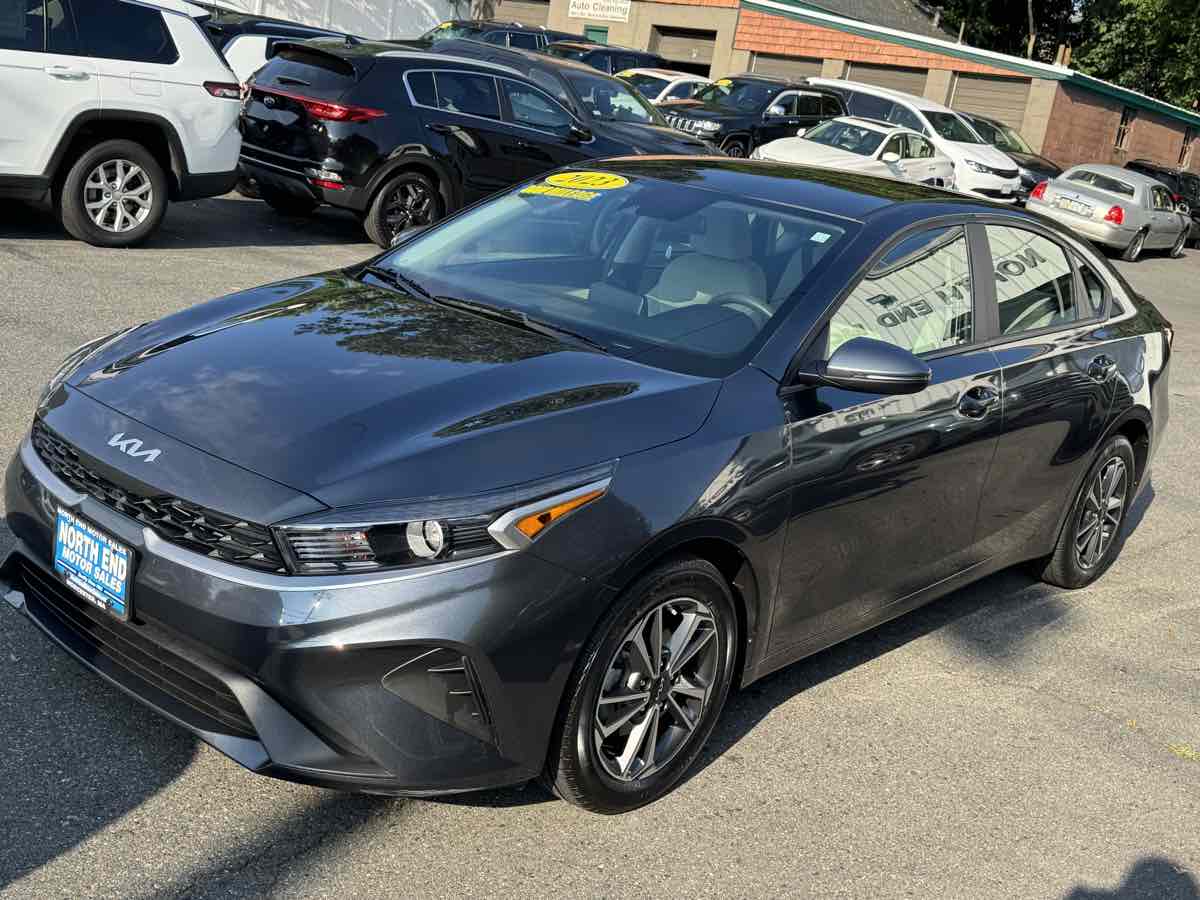 2023 Kia Forte LXS photo 5