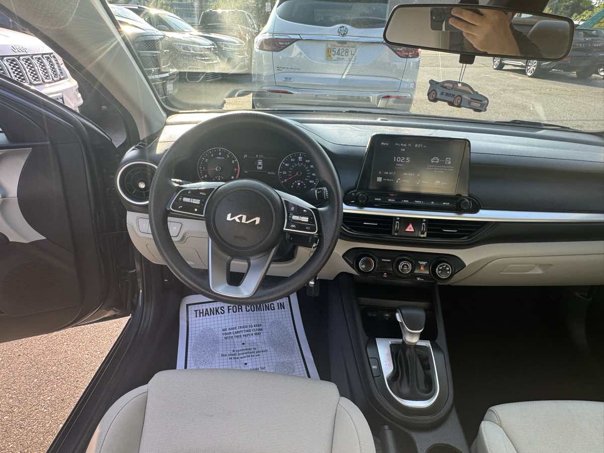 2023 Kia Forte LXS photo 11