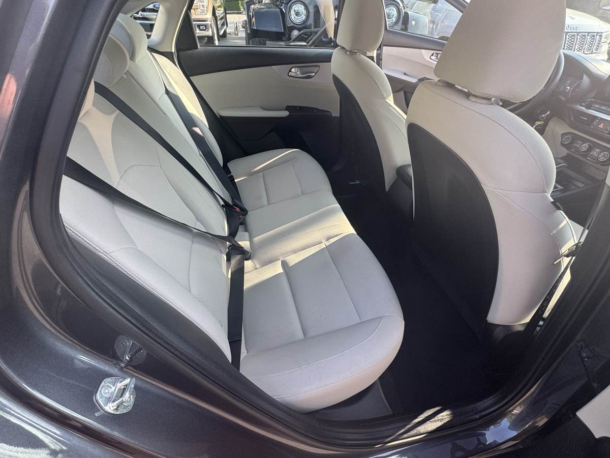 2023 Kia Forte LXS photo 14