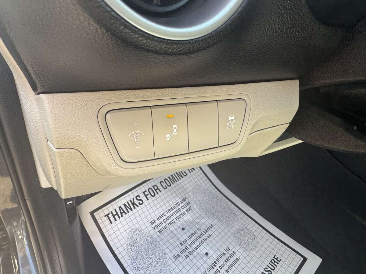 2023 Kia Forte LXS photo 16