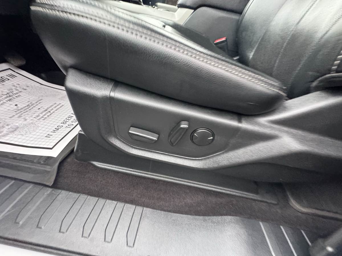 2019 Ford F-150 Lariat photo 11