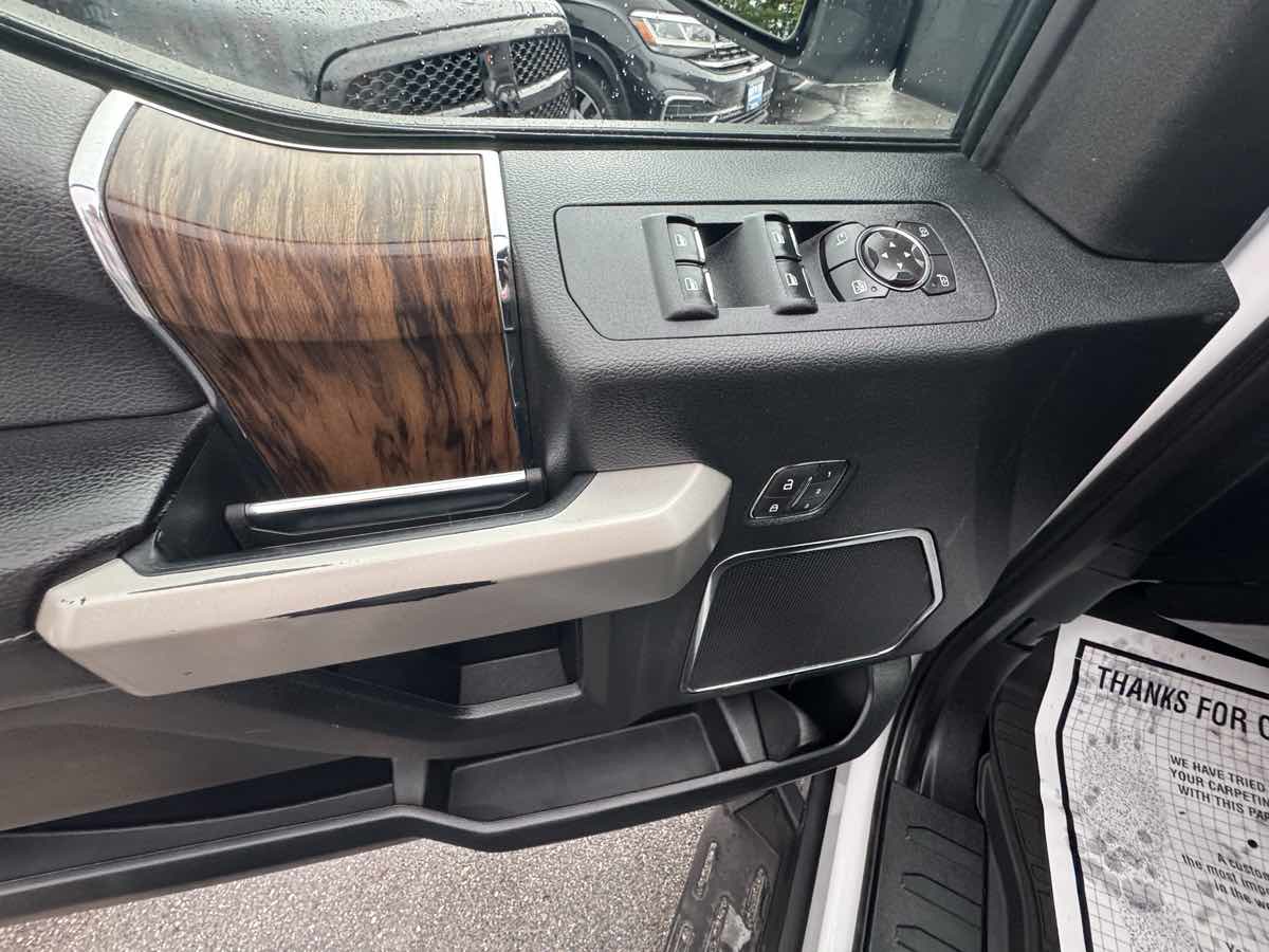 2019 Ford F-150 Lariat photo 12