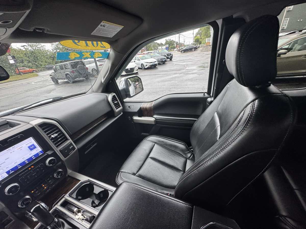 2019 Ford F-150 Lariat photo 24