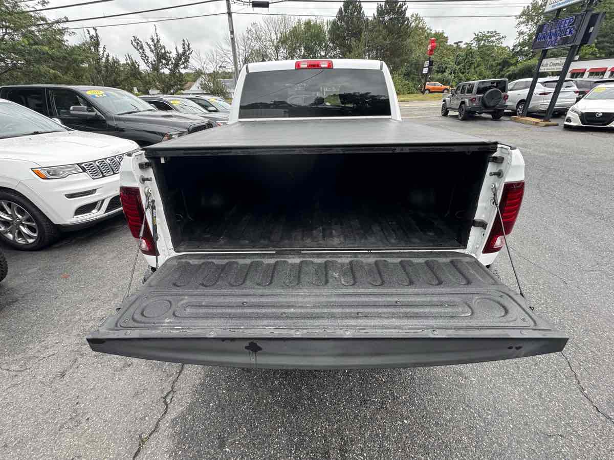 2021 Ram 1500 Classic Warlock photo 9