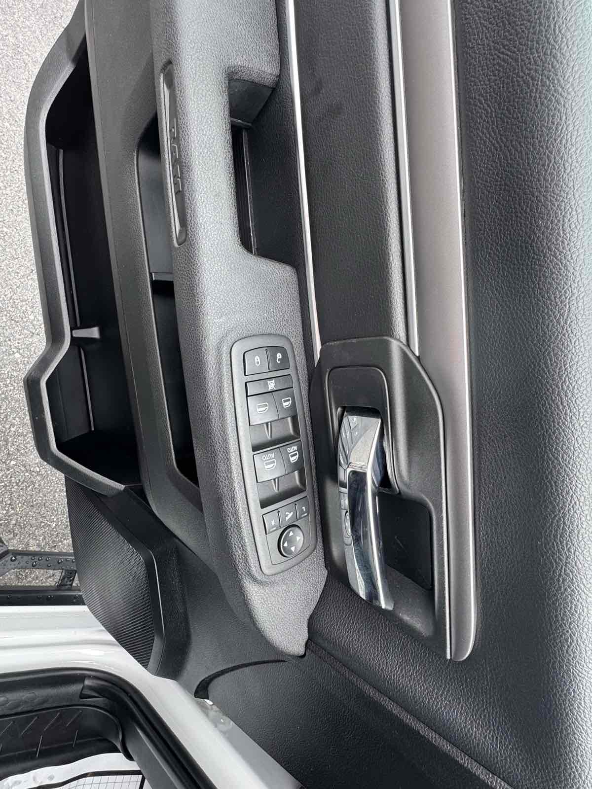 2021 Ram 1500 Classic Warlock photo 14