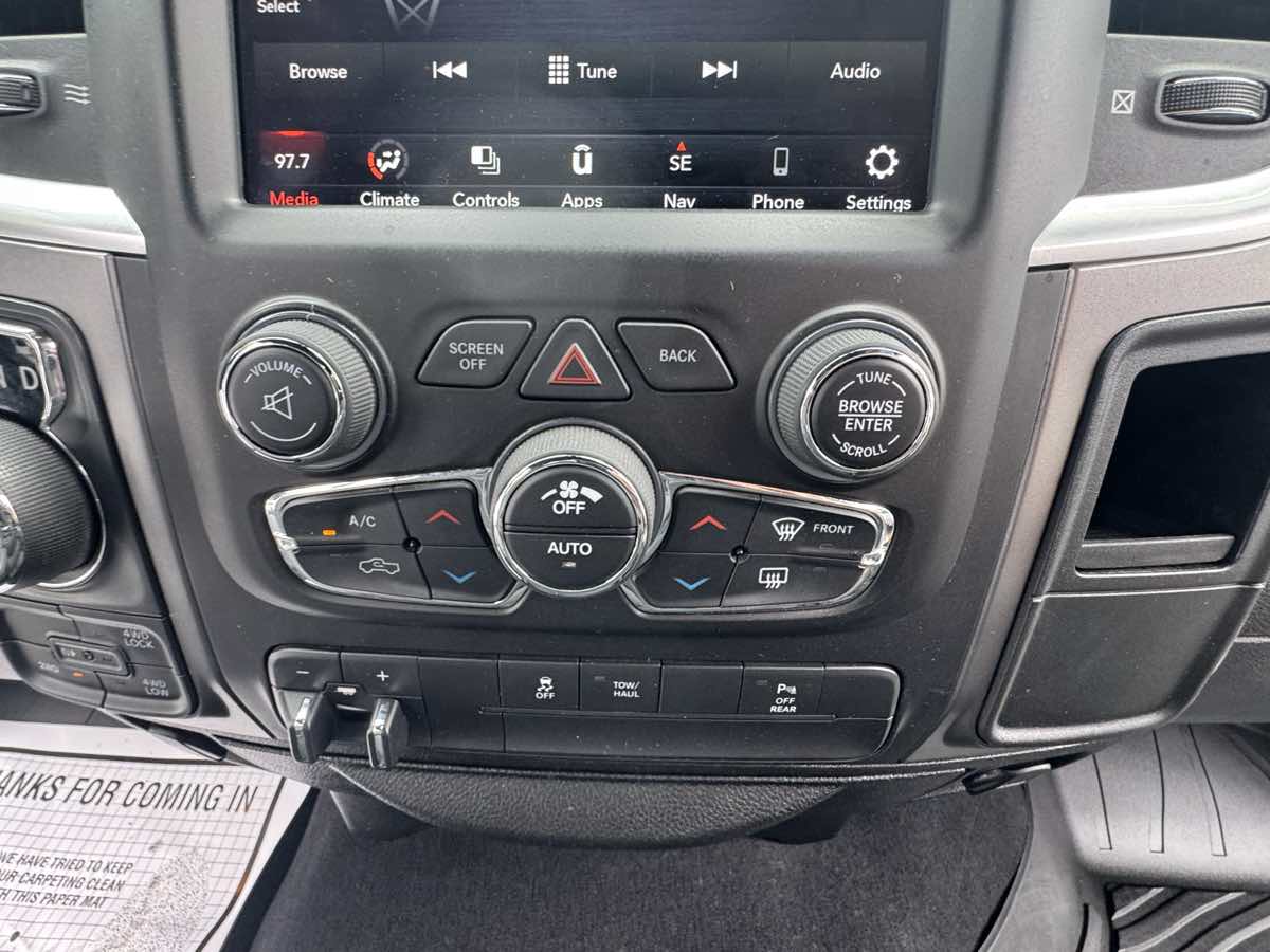 2021 Ram 1500 Classic Warlock photo 16