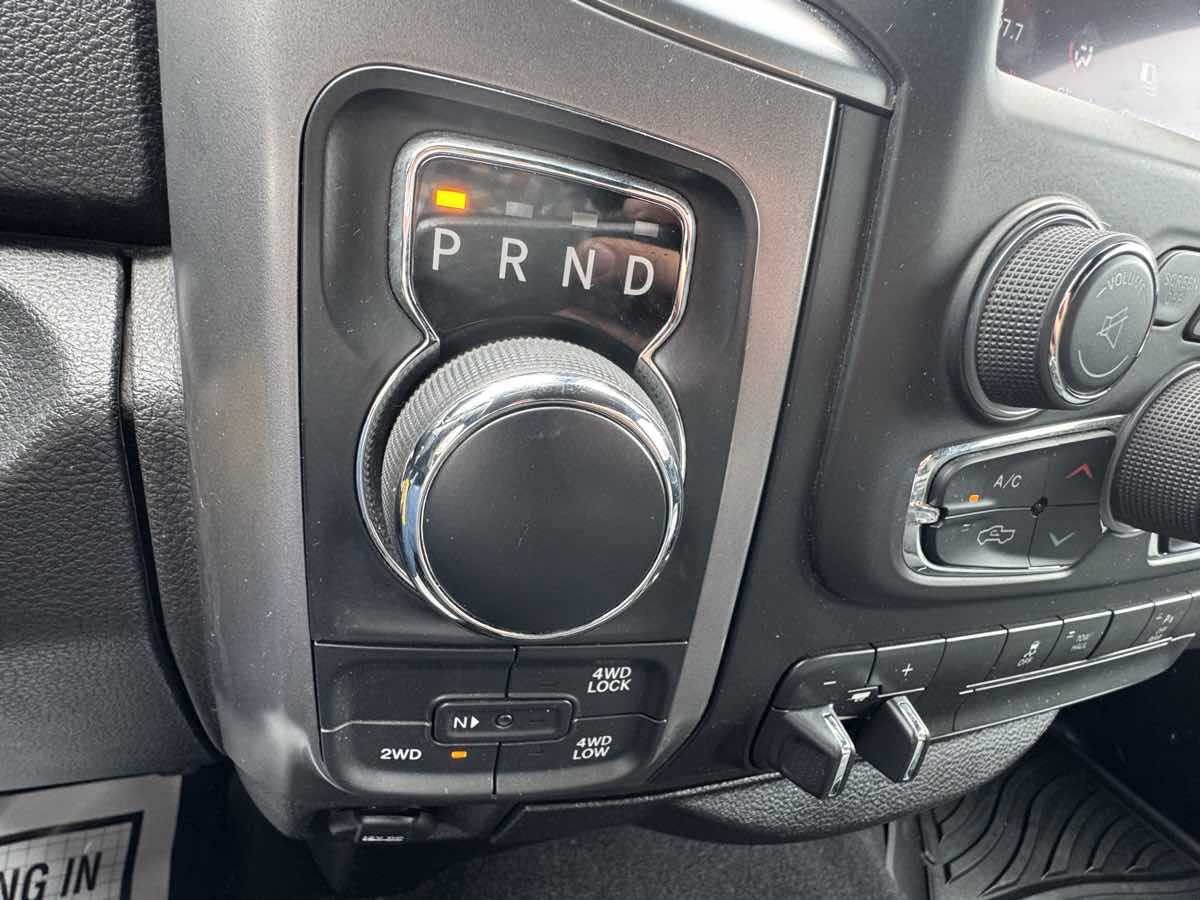 2021 Ram 1500 Classic Warlock photo 17