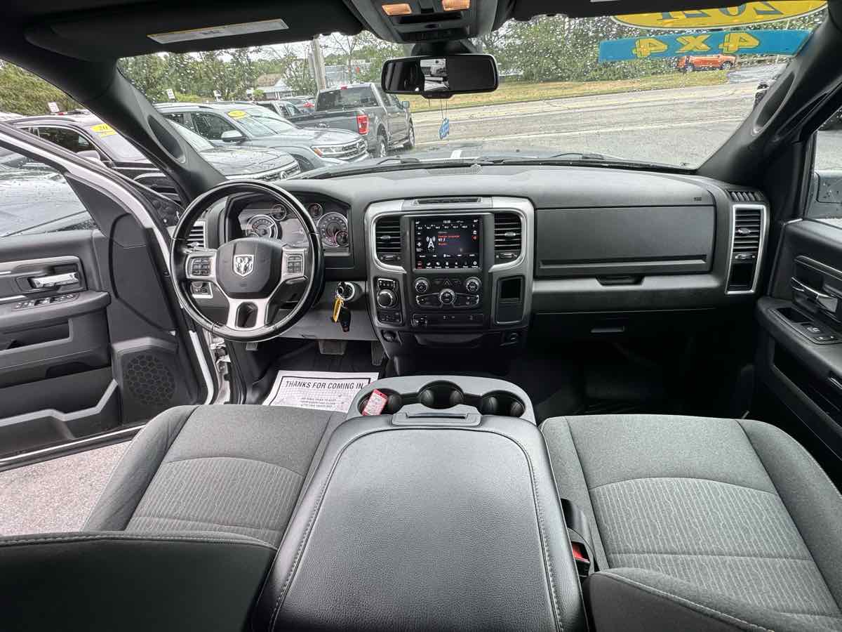 2021 Ram 1500 Classic Warlock photo 21