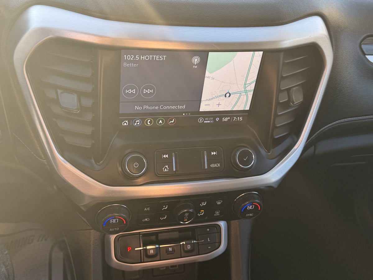 2023 Gmc Acadia SLT photo 16