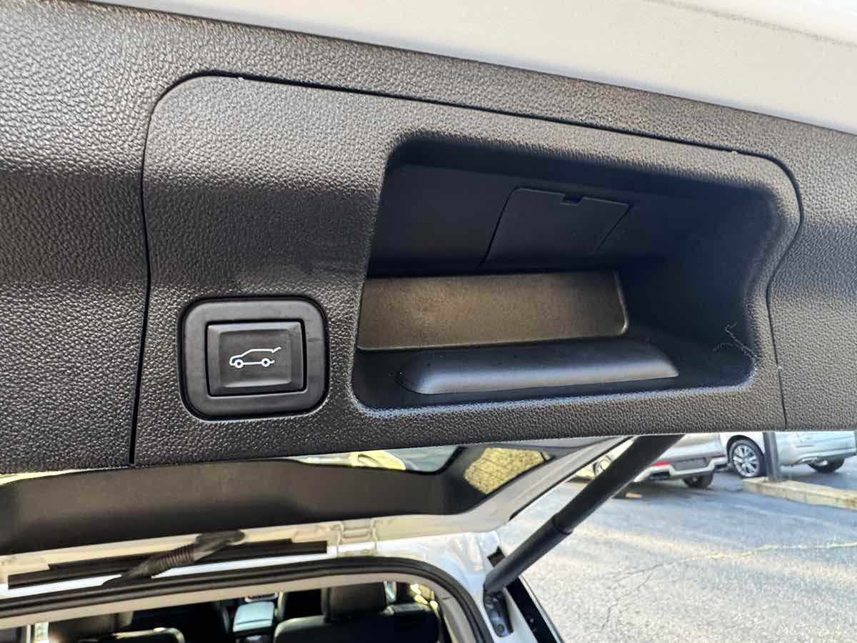 2023 Gmc Acadia SLT photo 25