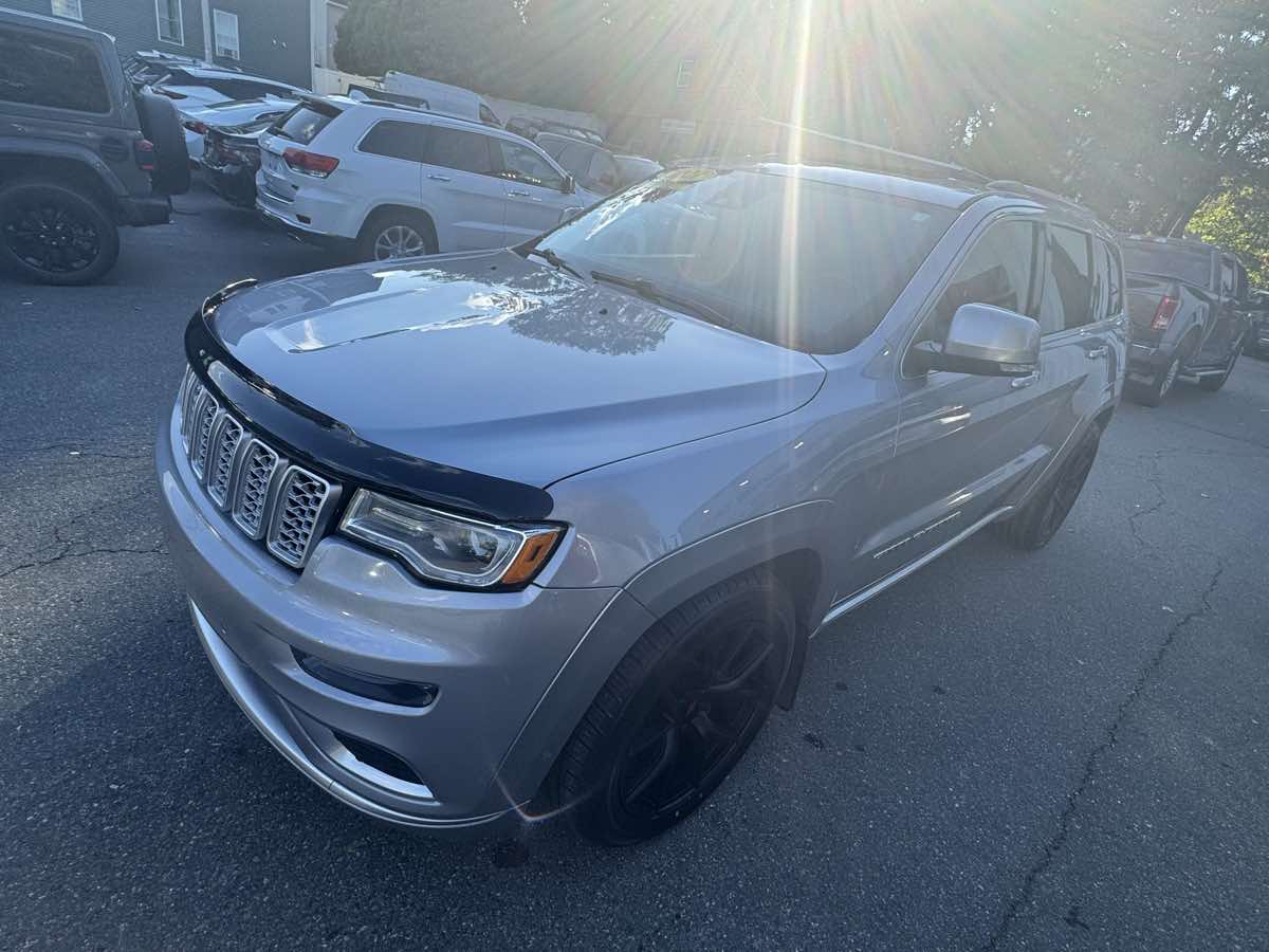 2021 Jeep Grand Cherokee Summit photo 6