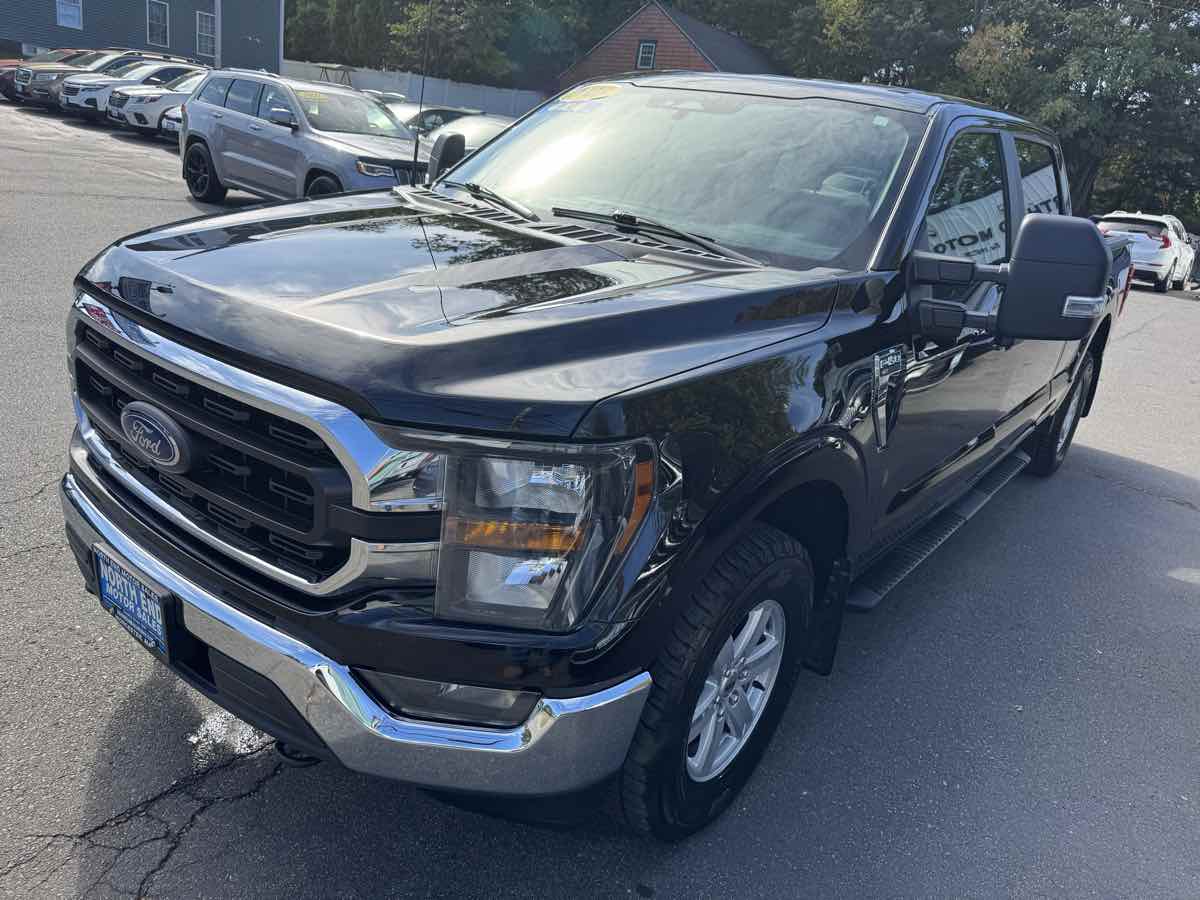 2023 Ford F-150 XLT photo 2